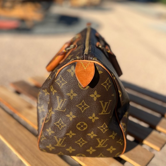 Louis Vuitton Speedy 30 LV Monogram Bag - Picture 5 of 11